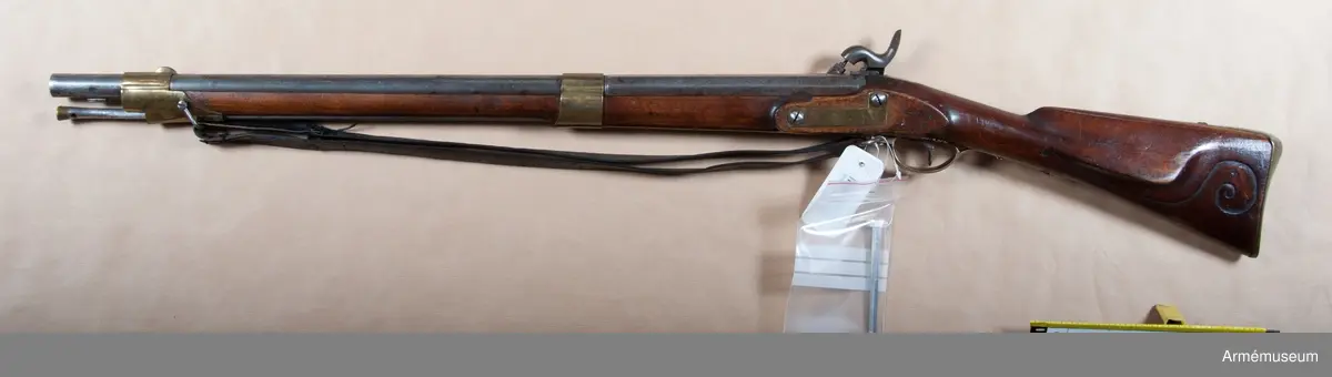 Flintlåset ändrat till slaglås. Låset tillverkat i Norrtälje.