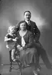 Enligt fotografens journal nr 6 1930-1943: 