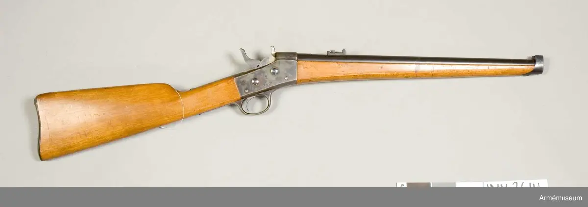 Grupp E II f.
Karbin m/1870 med sikte m/1880. 
Antal refflor: 6 st. Reffelstigning: Ett varv på 104,7 cm. Spetskulans diameter: 12,62 mm, Spetskulans längd: 22,75 mm. Spetskulans vikt: 24 g: Utgångshstighet: 340 m.

Karbinen överensstämmer helt och hållet med AM 4555 med undantag av att pipan är brungjord och i att det ursprungliga siktet ersatts av ett kort ramtrappsikte m/1880. Baktill är pipans översida står krönt C E S och TN. På vänstra sidan är inslaget 2259 och på undersidan E M NM och 1877.

Ramtrappsiktet sitter 5,2 cm framför pipmutterns framände. Skåran i sikthuvudet är avsedd för 250 m, trappstegen för resp. 300 och 350 m. Den uppfällda ramen har gradering för håll mellan 400 och 900 m. Fälles ramen bakåt över pipan finnes på ramens fot ett sikte för 150 m.

Lådan är gråhärdad, hane och slutstycke blanka. På lådans högra sida står krönt C och 1877 på vänstra J. P. W. N. och 2259. På den runda i kolvens vänstra sida infällda mässingsbrickor är inslaget GB OS NO 000. På bakplåtens flik och på näsbandets undersida är inslaget 2259.

Anm. Officiellt vägde en karbin m/1870 2,97 kg (Lärobok om eldhandvapen till begagnande vid infanteriskjutskolan. Stockholm 1892, del II sid 179).

Modell på 1880 års karbinsikte fastställd genom generalorder den 4 mars 1880, no. 126./J Alm.