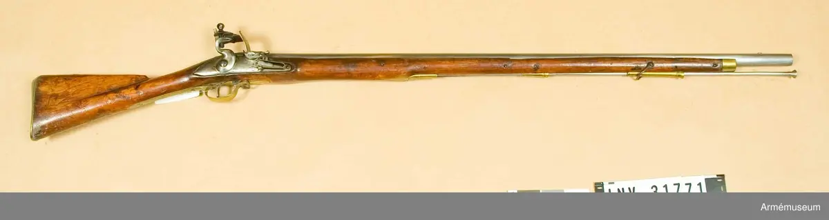 Gevär med flintlås, avsett för bajonett. Loppets relativa längd är 52 kaliber. Kaliber 19 mm, kulans vikt 31, 2 g.