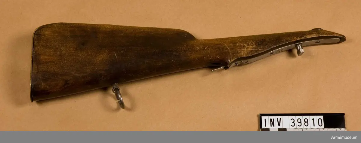 Grupp E III b.

Försök ? tnr 2

Samhörande nr är 34805 pistol, 39810 löskolv.
