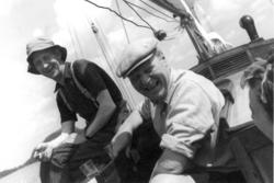 " Carl Andersson till vänster på kortet, Professor Werner Mo