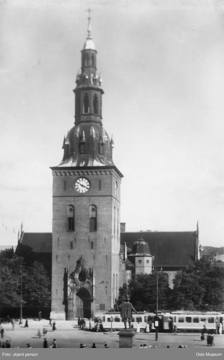 torg, trikk,  Vår Frelsers kirke