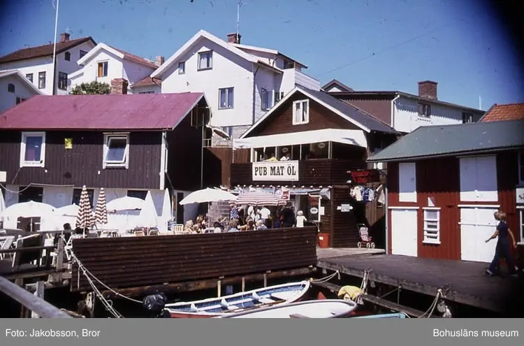 "Långa bryggan. Servering".