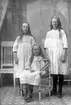 Systrarna Olga, Ester och Astrid Foss 1923.