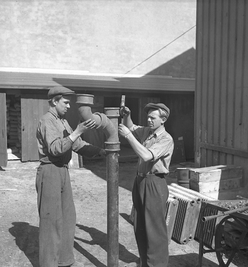 Text till bilden: "Verkstadsskola. Värme & Sanitet. 1947.07".