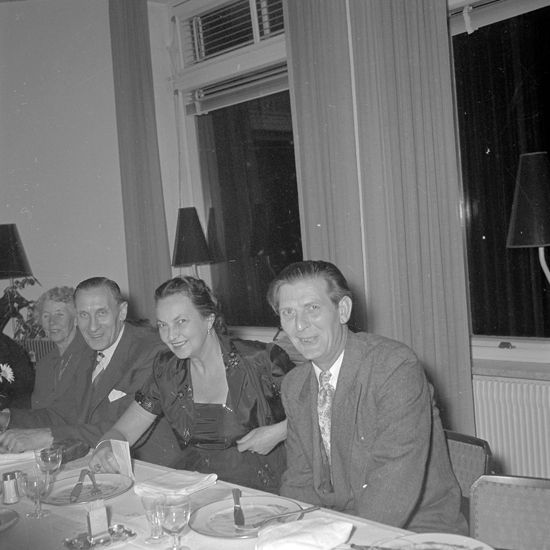 Text till bilden: "Lysekils Hantverks o Småindustriförening 40 års jubileum.
1954"








i