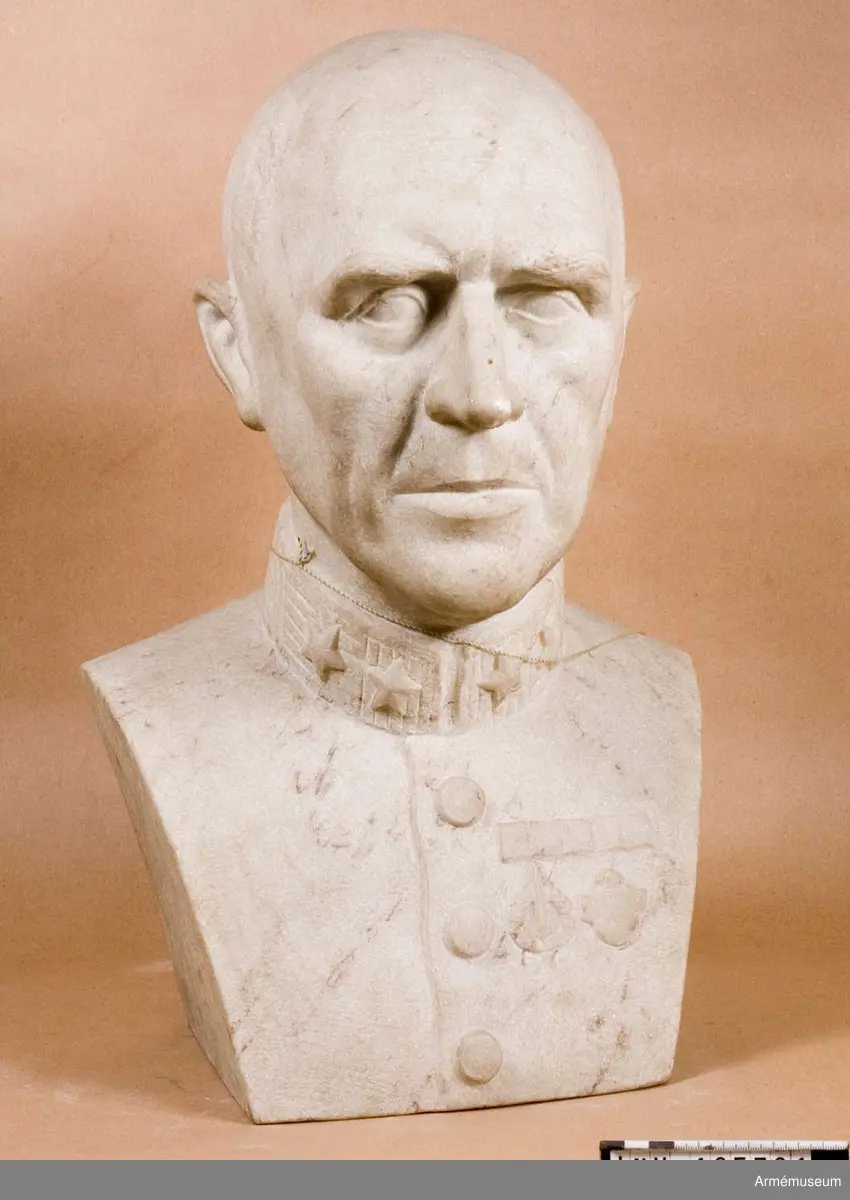 Svensk generallöjtnant och arméchef