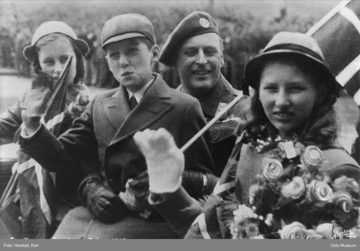 Kongens hjemkomst, kronprinsfamilien