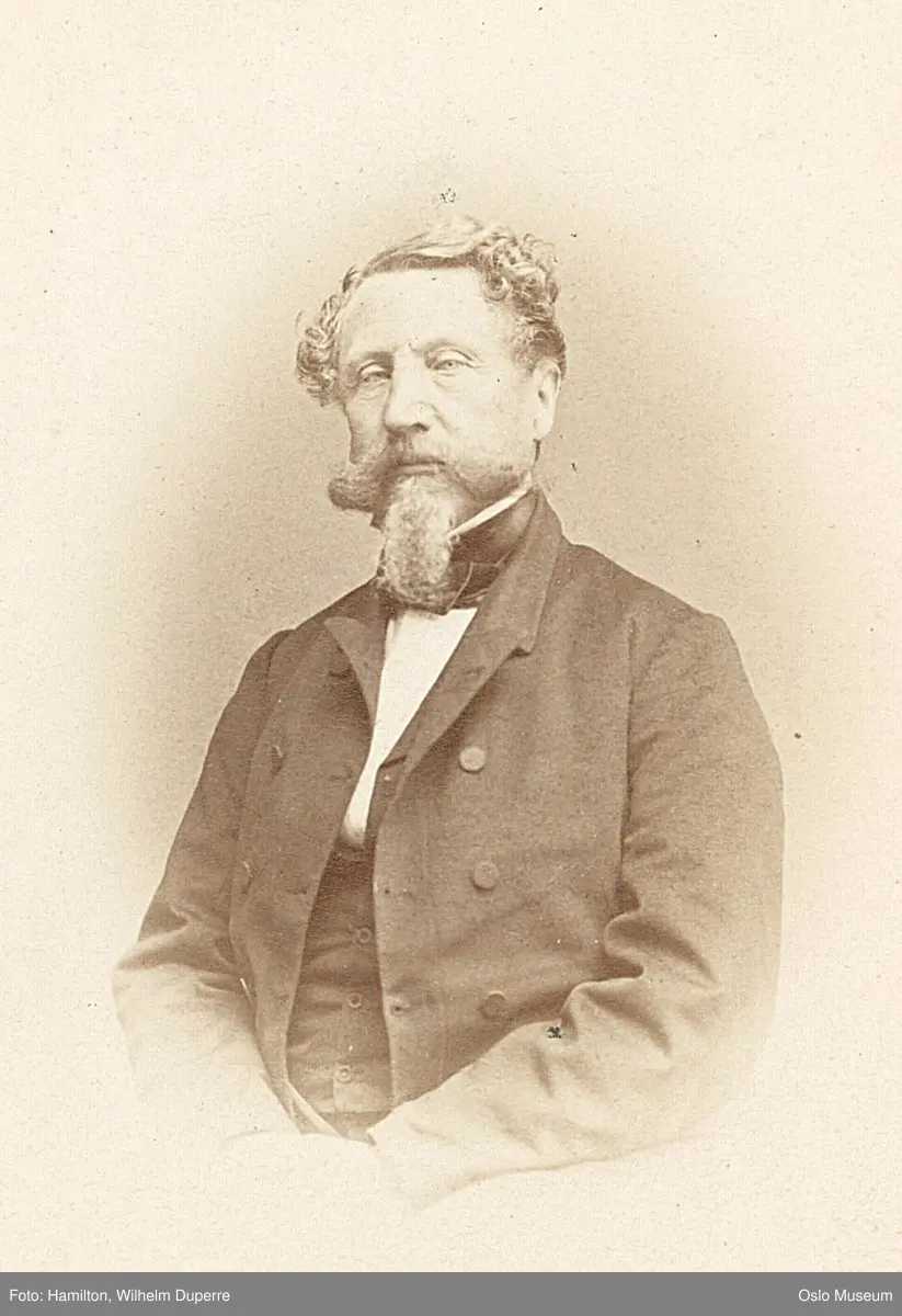 portrett, mann, overtollbetjent, vignettert brystbilde