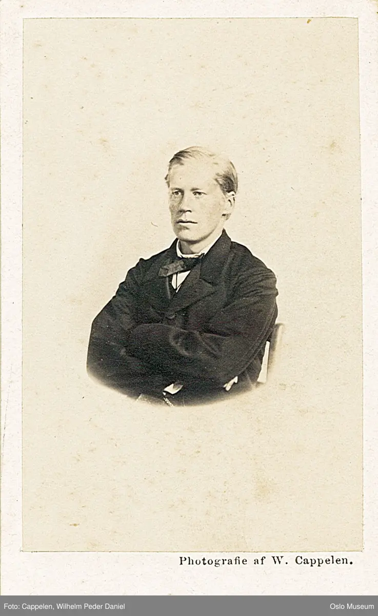 portrett, mann, student, vignettert sittende halvfigur