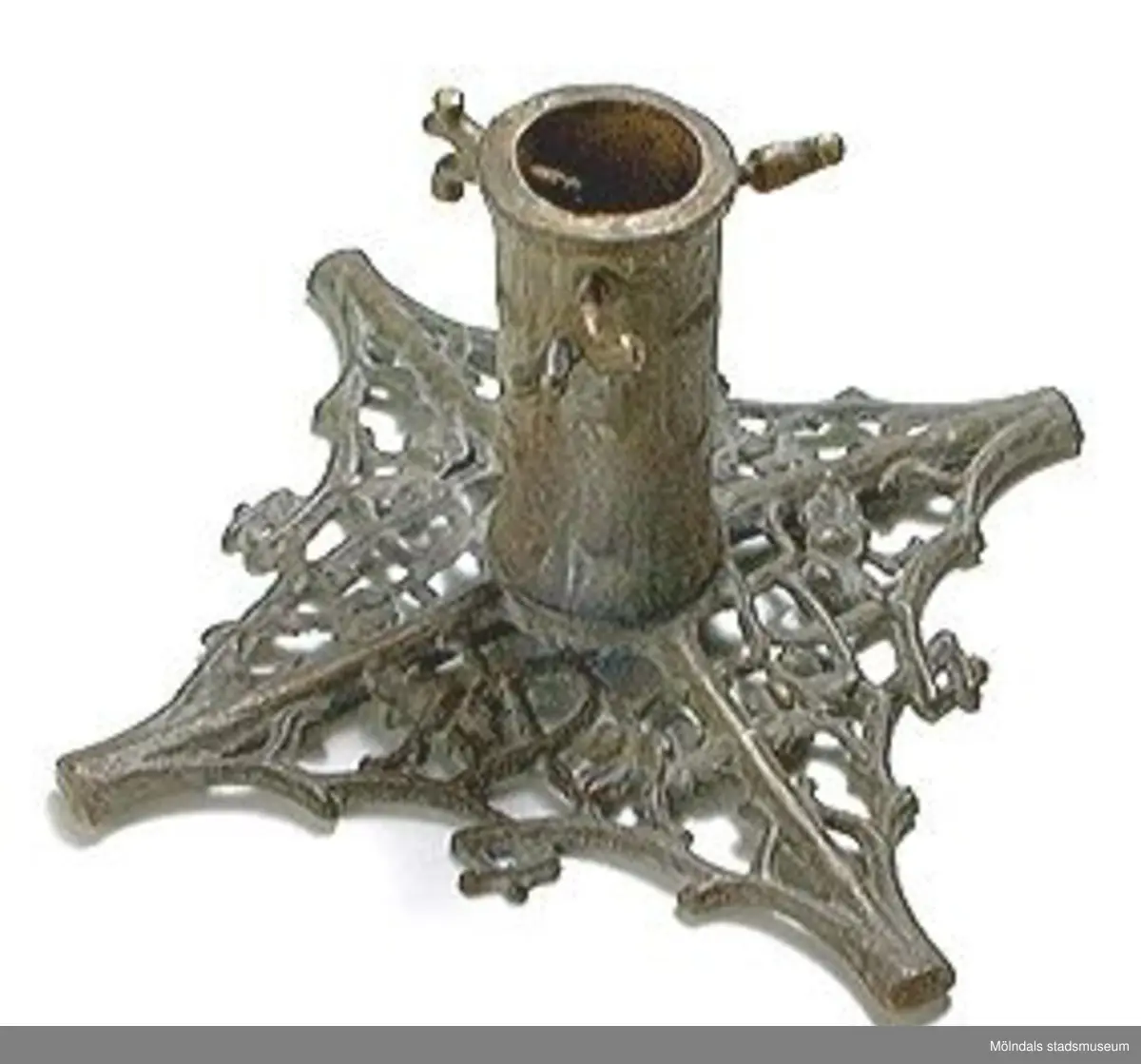 Julgransfot tillverkad av mässing på Mölndals Metallgjuteri. 