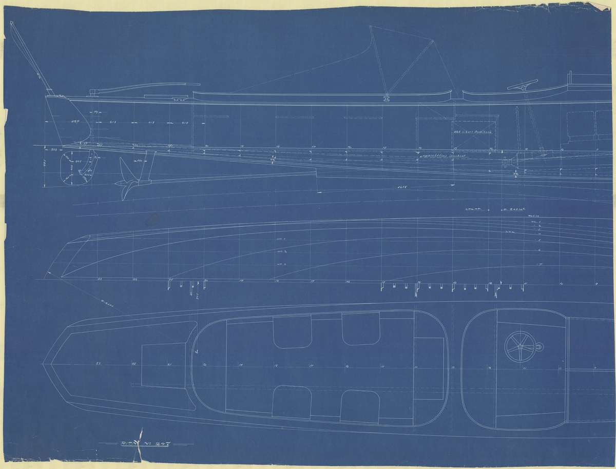 Ritningar till halvracer motorbåt ritad av C G Pettersson för direktör Yngve Lindström, Stockholm, 1912.
Linjeritning, plan, profil och sektion