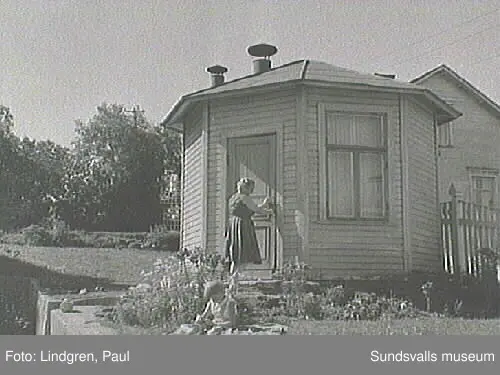 Bleckslagaregatan 17. Gårdsinteriör. Huset tjänstgjorde som tvättstuga på 1940-50-tal /e u B Taube.
