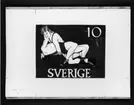 Förslagsteckningar till frimärket Riksidrottsförbundet 50 år, utgivet 27/5 1953. Svenska gymnastik- och idrottsföreningars
riksförbund bildades 1903. Konstnär: Lars Norrmann. Ej realiserat förslag. Brottning. Format B.
Valör 10 öre.