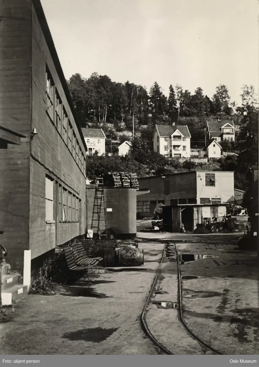 Høienhall fabrikker, vattfabrikk, melkefilterfabrikk, kantine- og garderobebygning, villabebyggelse