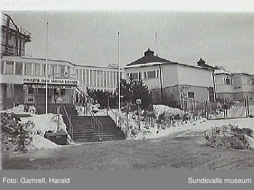 Exteriörbilder på Folkets Park och Tonhallen.