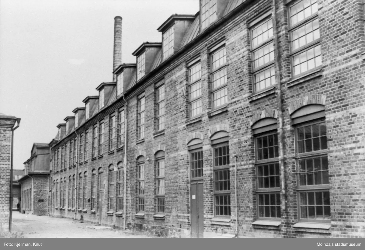 Krokslätts fabriker fotograferad inne på industriområdet, cirka 1900-1910.