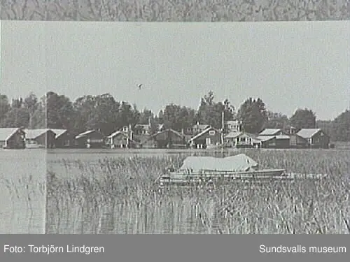 Vyer över fiskeläget, tagna av inventerare Torbjörn Lindgren omkring 1975. De ihopsatta bilderna kommer från Bengt Bygdén, stadsbyggnadskontoret.