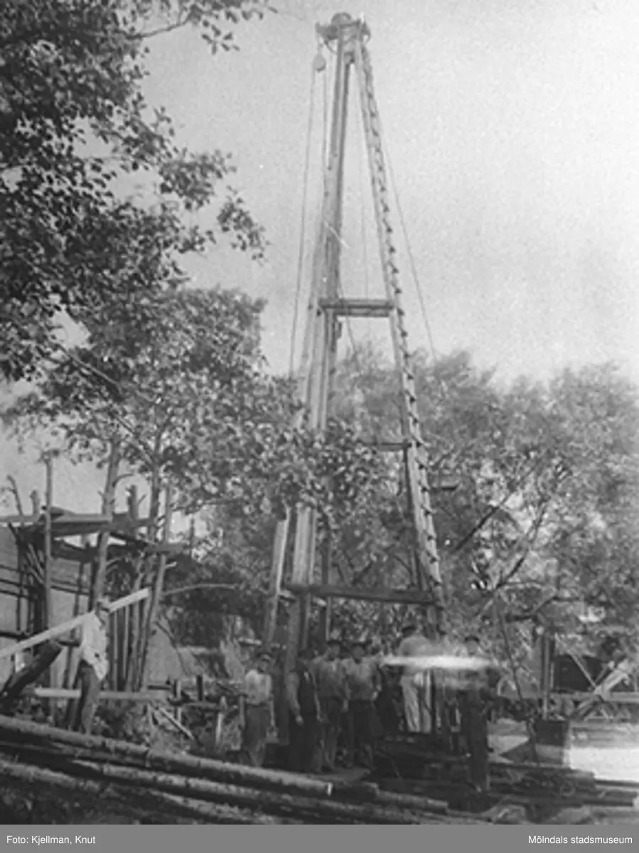 Pålning för Frändebergska huset, 1937. I vinkeln Frölundagatan 2 (nuv. Brogatan) och Göteborgsvägen 1-5.