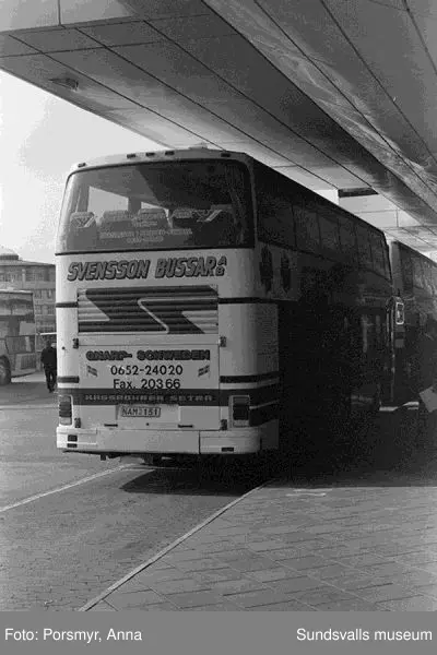 Dokumentation av bussresa med Y-bussen, Sundsvall - Stockholm tur och retur, 1998.Se bildtexter och fotoprotokoll.