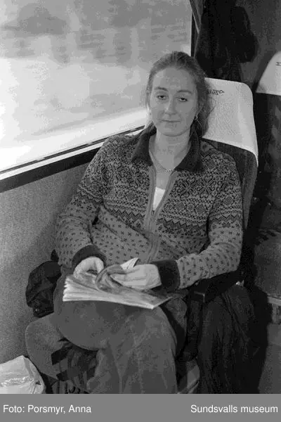 Dokumentation av bussresa med Y-bussen, Sundsvall - Stockholm tur och retur, 1998.Se bildtexter och fotoprotokoll.