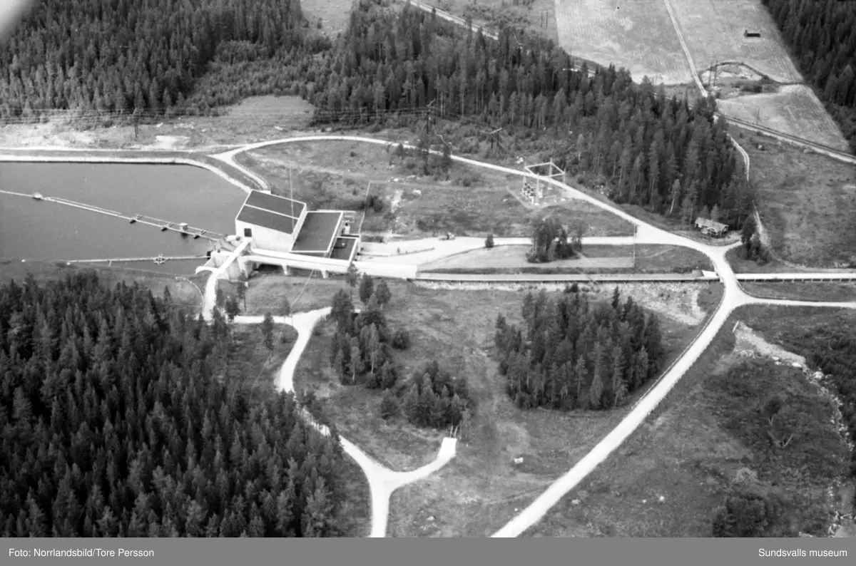 Flygfoton över Ljungans dalgång vid lågvatten. Stöde, Viskan, Torpshammar, Fränsta, Ljungaverk.