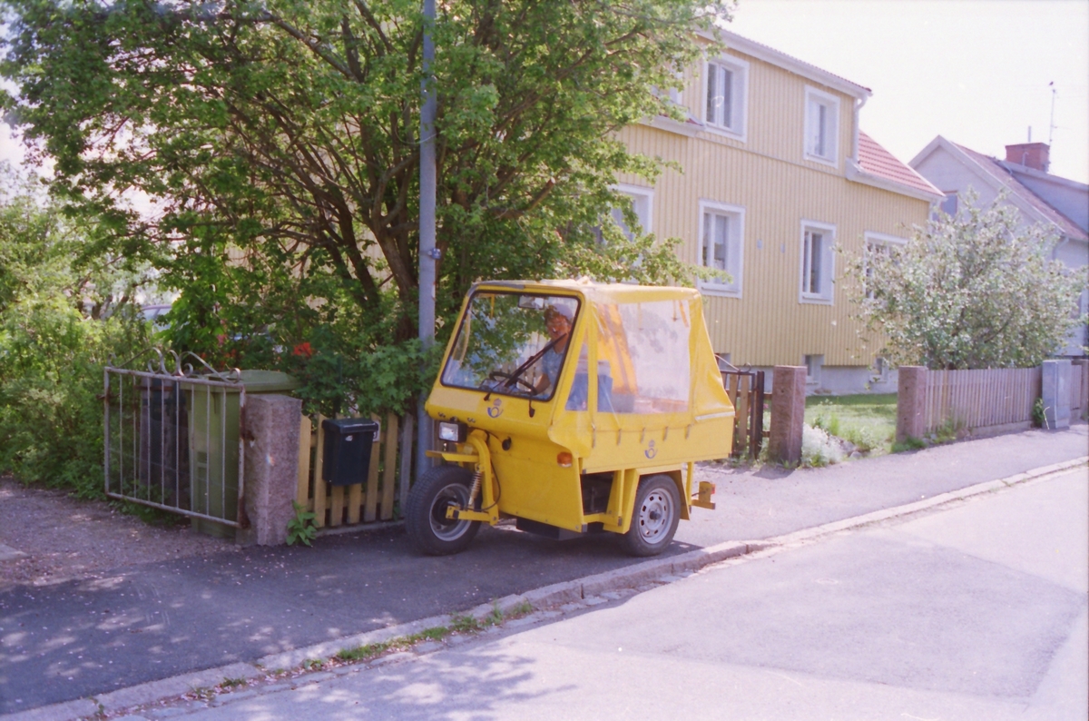 Elmopeden Tugger i stadsdelen Svartbäcken Uppsala, 1995.