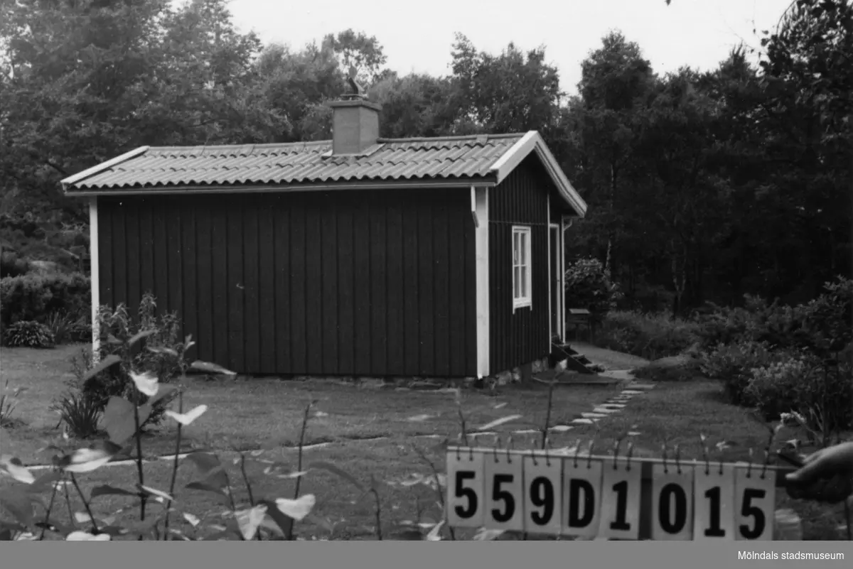 Byggnadsinventering i Lindome 1968. Ingemantorp 2:24.
Hus nr: 559D1015.
Benämning: fritidshus och redskapsbod.
Kvalitet: god.
Material: trä.
Tillfartsväg: framkomlig.
Renhållning: soptömning.