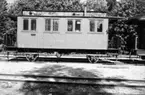 Fotografi föreställande postvagn DF nr 44 på Gotlands Järnväg, fotot är taget 1950.