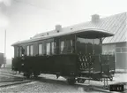 Fotografi föreställande Järnvägspostvagn BCD 3 på sträckan WLJ (Woxna-Lobonäs Järnväg), tillverkad 1908.