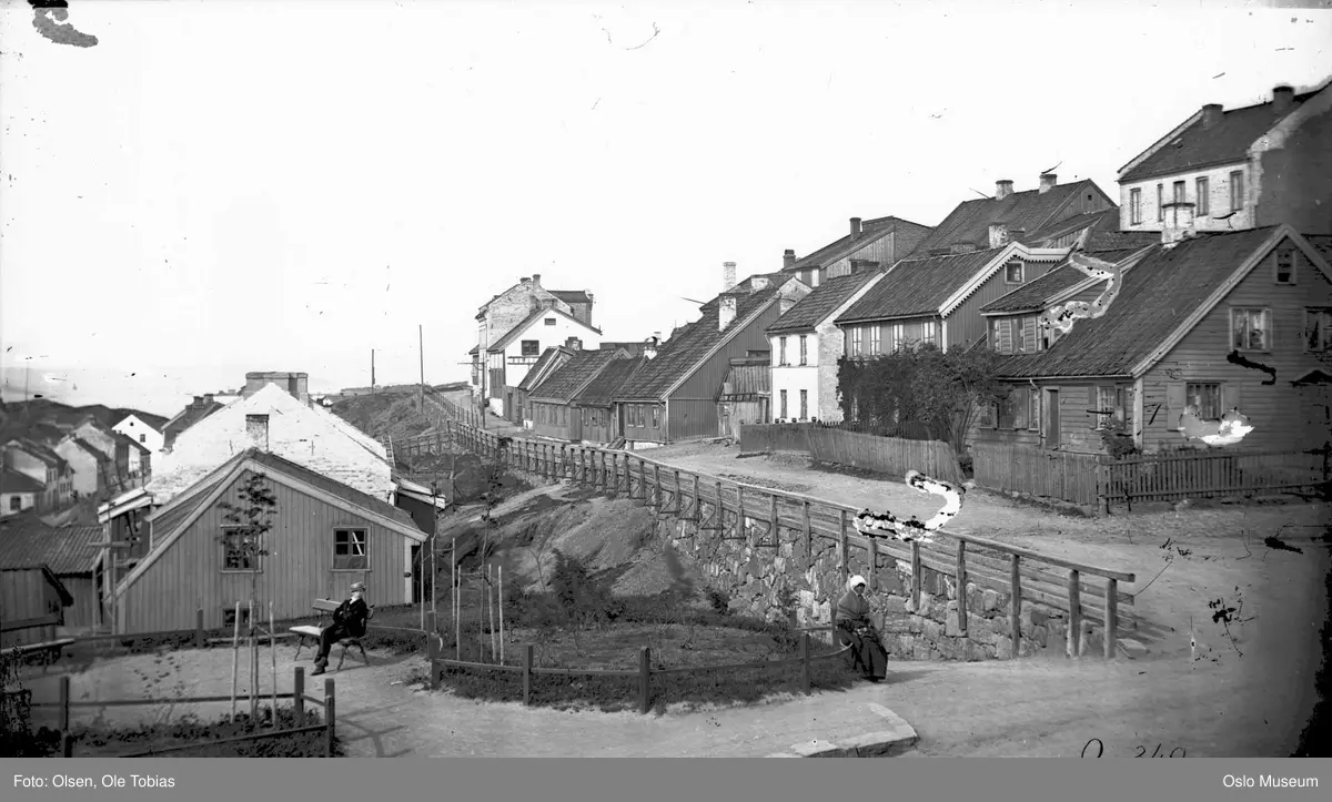 trehusbebyggelse, røverstatene Algier og Tunis , par, benk, mann, kvinne