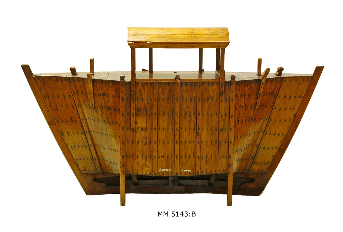 Sätt till Gamla dockan, fernissad.