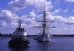 Flyttning av Jarramas från Marinmuseum till Handelshamnen inför Baltic Sail 2000 som äger rum 3-6 augusti.