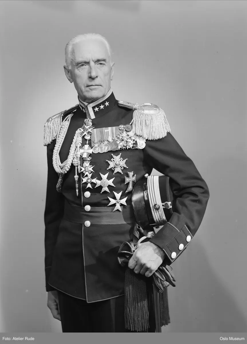 portrett, mann, oberst, stående halvfigur, uniform, stående halvfigur, ordener