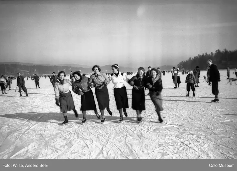 Skøytesport på Holtekilen ved Strand