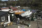 Sjösättning hos Segelsällskapet Gäddviken 2014, Svindersviken. Segelsällskapet Gäddviken (SSG) är ett 100-årigt segelsällskap med ungefär 250 medlemmar och ca 100 segelyachter.