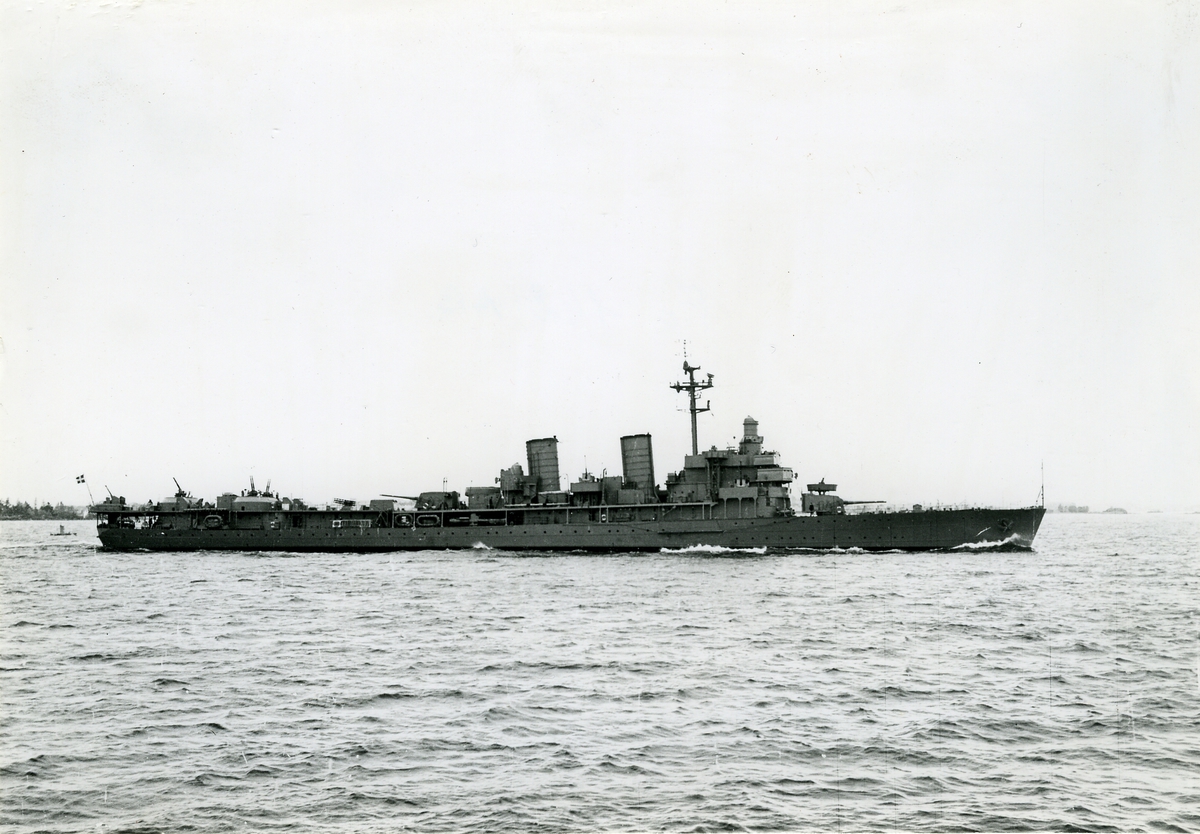 Kryssaren GOTLAND år 1956.