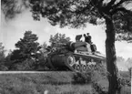 Stridsvagn m/1942, på marsch, Haugvar, Gotland. P18