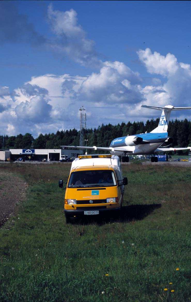 Lufthavn, Fly på bakken, PH-KXM Fokker 50, KLM Cityhopper, Bil