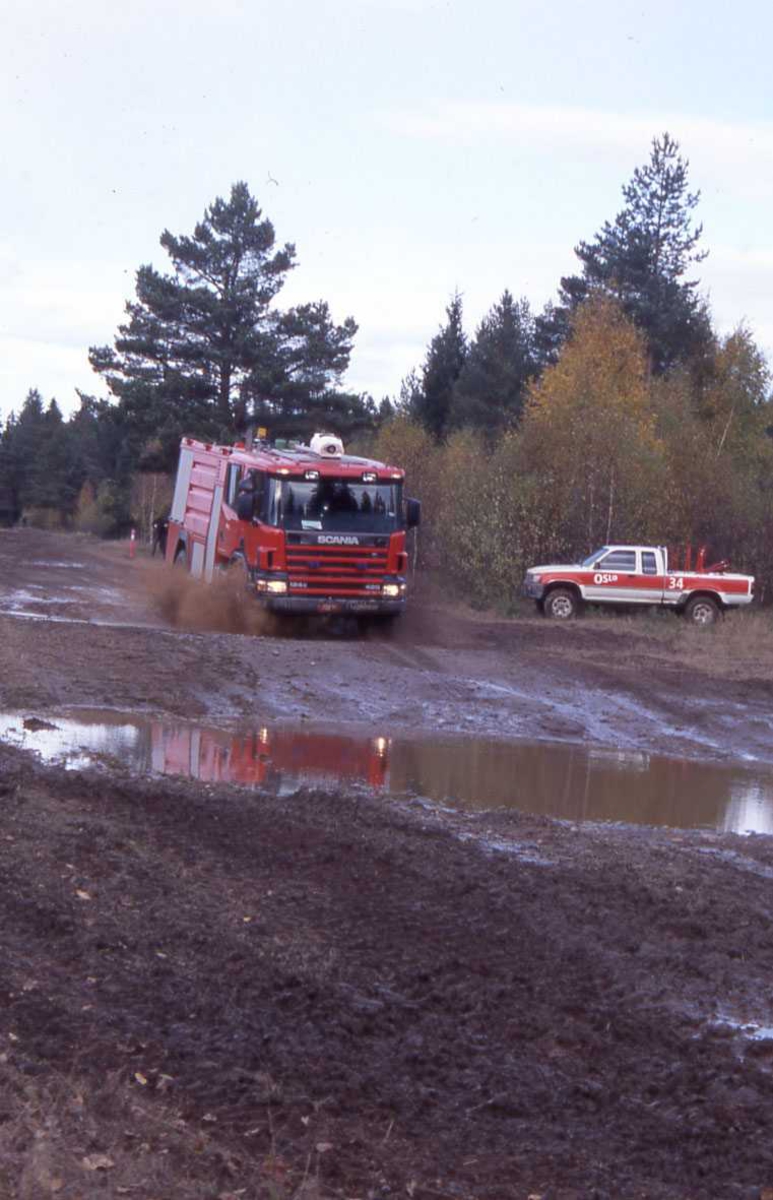 En røde brannbi fra Gardermoen Flyplass , OSL. Sett forfra