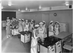 Lyceum för flickor (Östermalmsskolan)
Interiör Skolkök med e