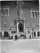 Borås rådhus
Exteriör dagtid. Entré med torg och människor i förgrunden.