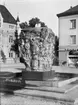 Skulpturen Krönikebrunnen av konstnären Nils Sjögren