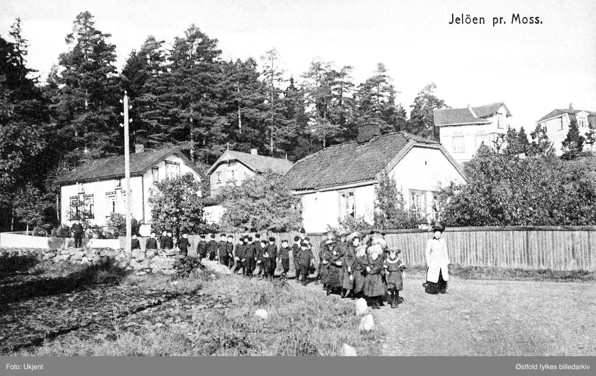 Frimurernes Barnehjem Orkerød barnehjem, Jeløy. Bildet er tatt ca.1900-1910. Obligatorisk skolegang.