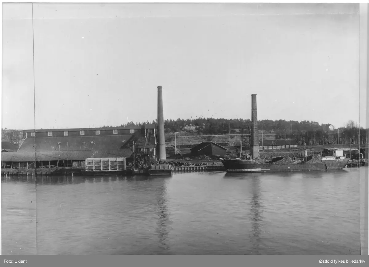 panorama, oversiktsbilde, Torp bruk, elva, papirfabrikk, teglverk, sagbruk,