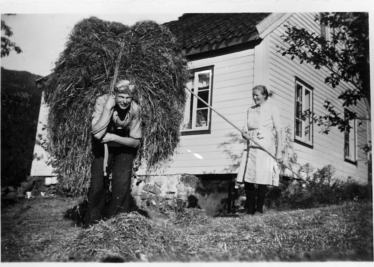 Mann, kvinne, høybør, stovehus