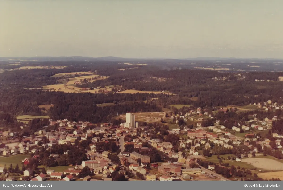 oversiktsbilde, tettsted, skråfoto,