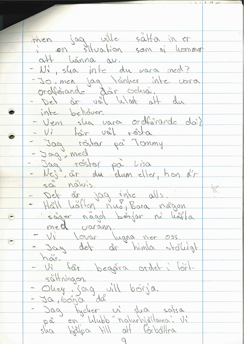 Uppsats om en framtidsversion om år 2000 skriven 1979.

Titeln är "Framtiden och vår miljö".

Ingår i en samling innehållande 98 st Uppsatser. 103 st Teckningar gjorda av skolbarn, från norra länsdelen.

Från en tävling. ''Framtiden och vår miljö'', annordnad av Älvsborgs-posten i samarbete med Älvsborgs Länsmuseum. Utställning. 19 Dec. 1979.