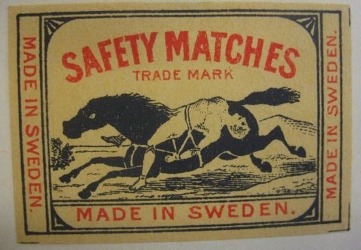 Etiketten tillhör en samling insatta i ett album med 478 st. tändsticksetiketter, Huvudsakligen från Vänersborgs Tändsticksfabrik, vilken hade tillverkning åren 1848-1932.

11 st av etiketterna härrör från Ellbo Tändsticksfabrik, Lilla Edet, med tillverkning åren 1867 -1895.

Säljaren av etiketterna har varit samlare och har ingen direkt anknytning till tändsticksfabrikerna. Länsmuseet inköpte etiketterna då de utgör ett intressant källmaterial till vetskap om en för länet och landet viktig industri. I köpet ingick även tre askar, där en var fylld med tändstickor och en annan saknade etikett.
